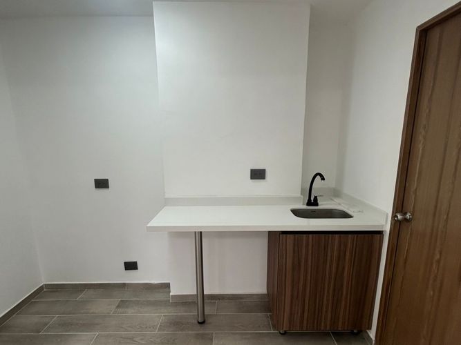 Oficina en arriendo en Manila, Medellín, 60 m² · foto 5 de 8