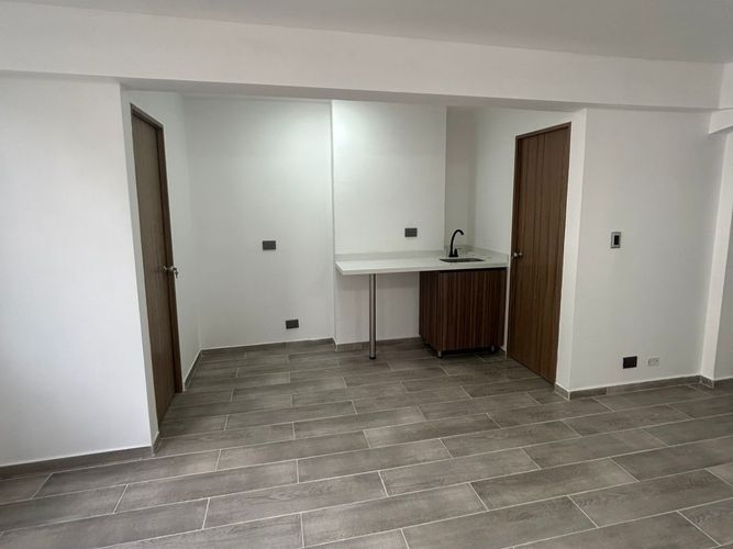 Oficina en arriendo en Manila, Medellín, 60 m² · foto 4 de 8