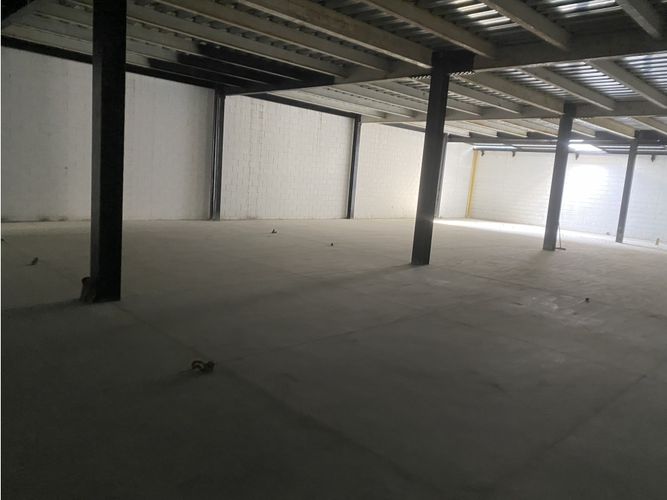 Bodega en arriendo en Alameda, Cali, 540 m² · foto 18 de 24