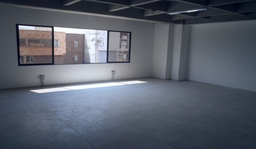 Bodega en arriendo en Zona Industrial No. 3, Itagüí, 590 m² · foto 2 de 6