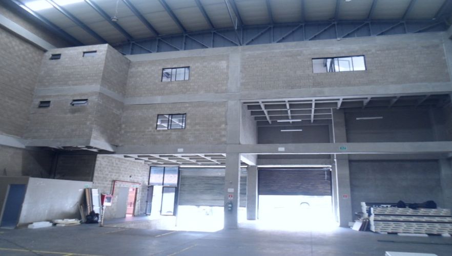 Bodega en arriendo en Zona Industrial No. 3, Itagüí, 590 m² · foto 5 de 6