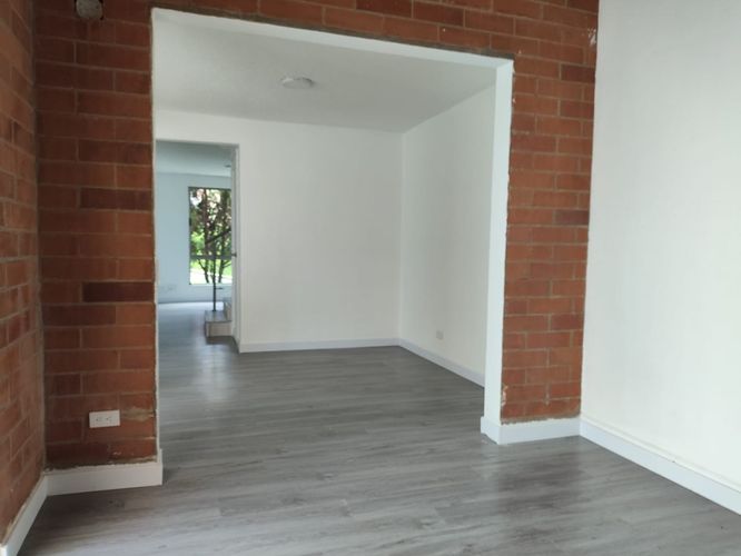 Casa de 3 alcobas en venta en Las Antillas, Envigado, 146 m² · foto 2 de 24