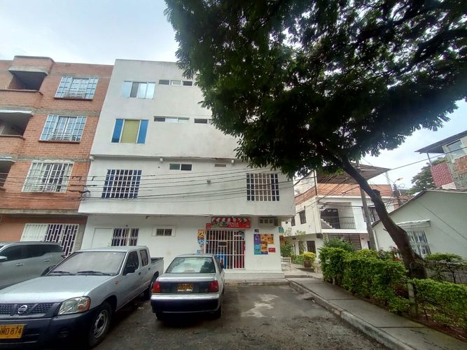 Edificio en venta en Ciudadela Comfandi, Cali, 360 m² · foto 2 de 15
