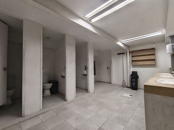 Bodega en arriendo en Cristo Rey, Medellín, 1200 m² · foto 2 de 15