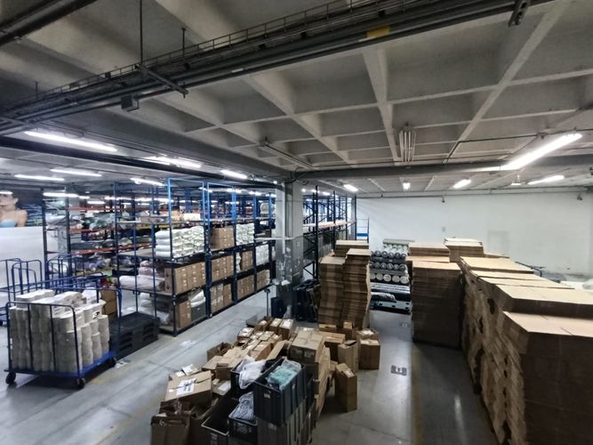 Bodega en arriendo en Cristo Rey, Medellín, 1200 m² · foto 4 de 15