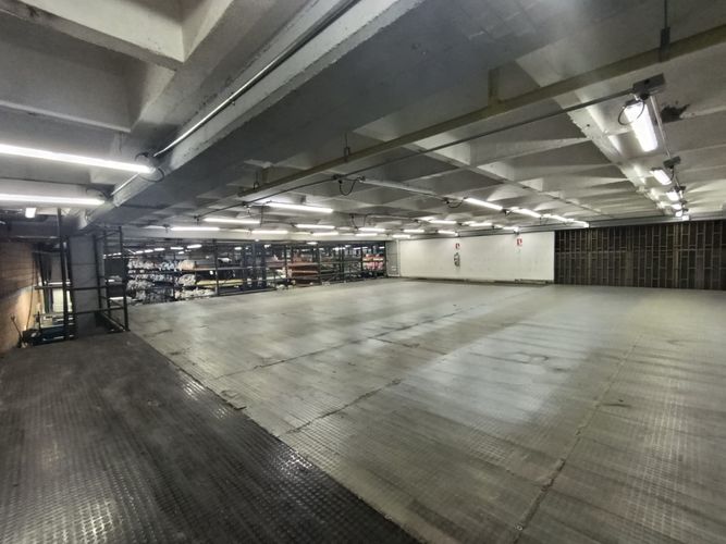 Bodega en arriendo en Cristo Rey, Medellín, 1200 m² · foto 13 de 15