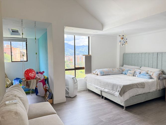 Apartamento de 3 alcobas en arriendo en El Poblado, Medellín, 290 m² · foto 19 de 20