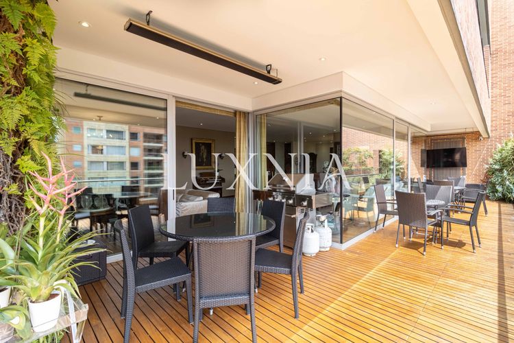 Apartamento de 3 alcobas en venta en Los Rosales, Bogotá, 452 m² · foto 4 de 22