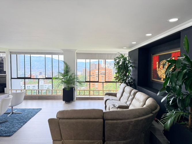 Apartamento de 3 alcobas en arriendo en El Poblado, Medellín, 290 m² · foto 10 de 20