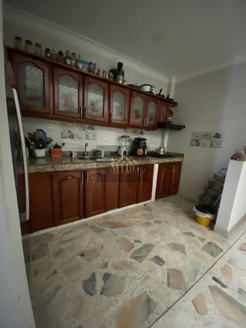 Casa de 10 alcobas en venta en Atanasio Girardot, Cali, 280 m² · foto 4 de 24