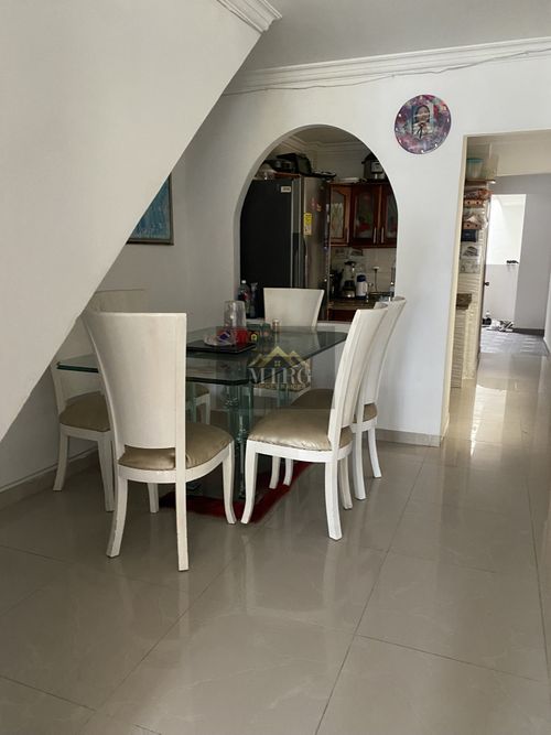 Casa de 10 alcobas en venta en Atanasio Girardot, Cali, 280 m² · foto 15 de 24