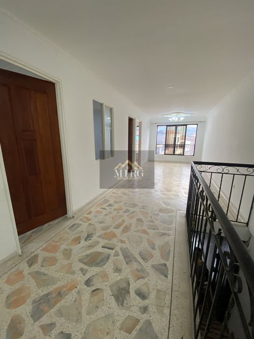 Casa de 10 alcobas en venta en Atanasio Girardot, Cali, 280 m² · foto 24 de 24