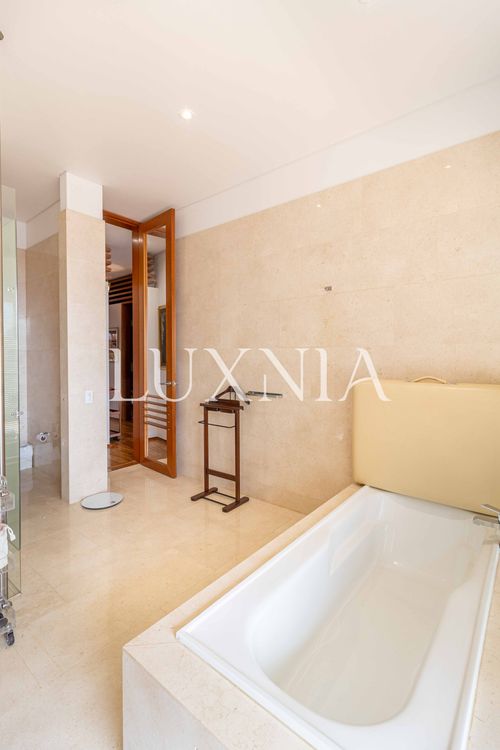 Apartamento de 3 alcobas en venta en Los Rosales, Bogotá, 452 m² · foto 15 de 22