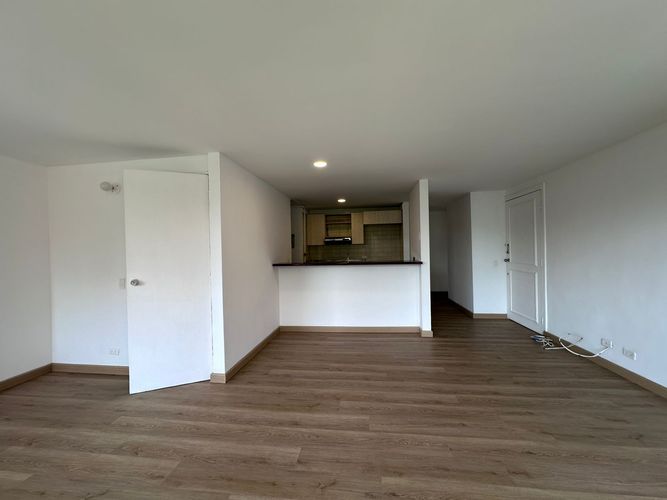 Apartamento de 2 alcobas en arriendo en El Poblado, Medellín, 101 m² · foto 7 de 20