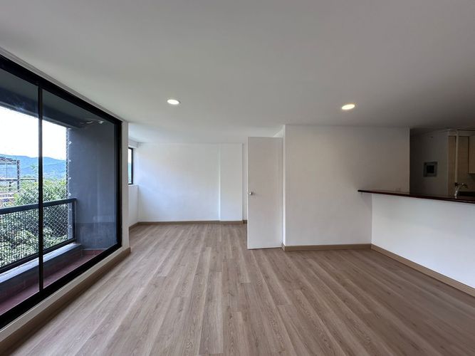 Apartamento de 2 alcobas en arriendo en El Poblado, Medellín, 101 m² · foto 5 de 20