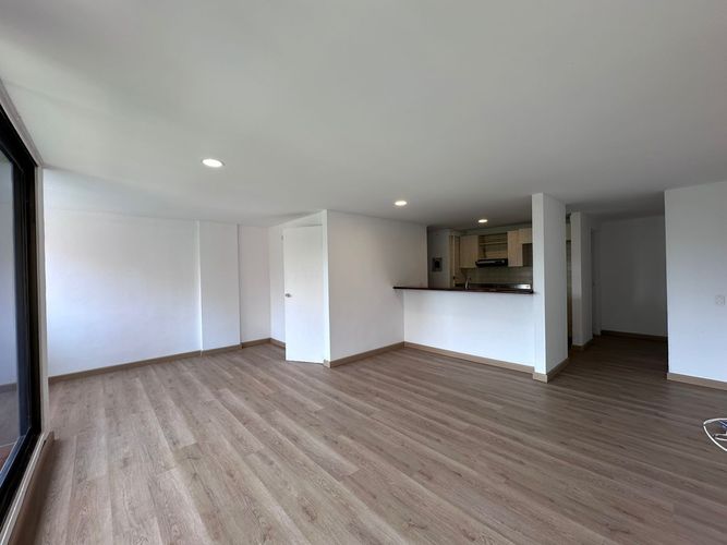 Apartamento de 2 alcobas en arriendo en El Poblado, Medellín, 101 m² · foto 8 de 20