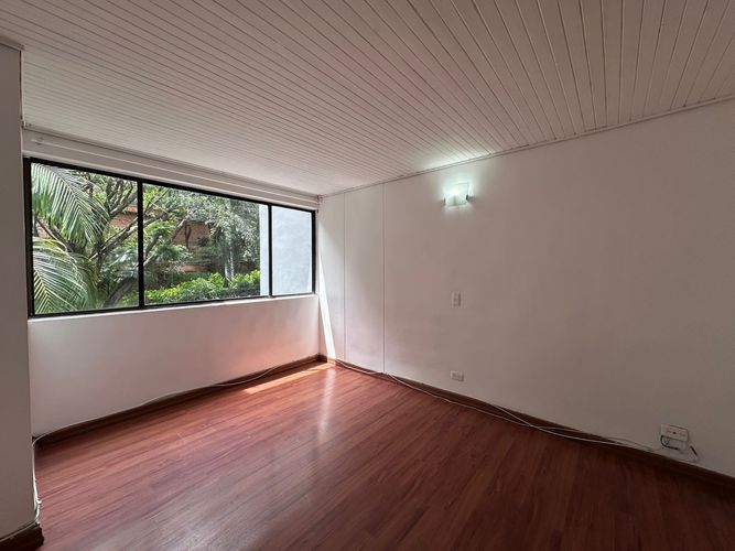 Apartamento de 2 alcobas en arriendo en El Poblado, Medellín, 101 m² · foto 13 de 20