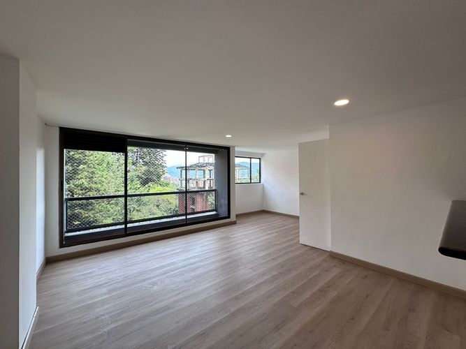 Apartamento de 2 alcobas en arriendo en El Poblado, Medellín, 101 m² · foto 2 de 20