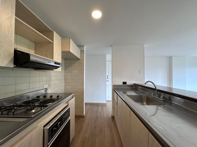 Apartamento de 2 alcobas en arriendo en El Poblado, Medellín, 101 m² · foto 10 de 20