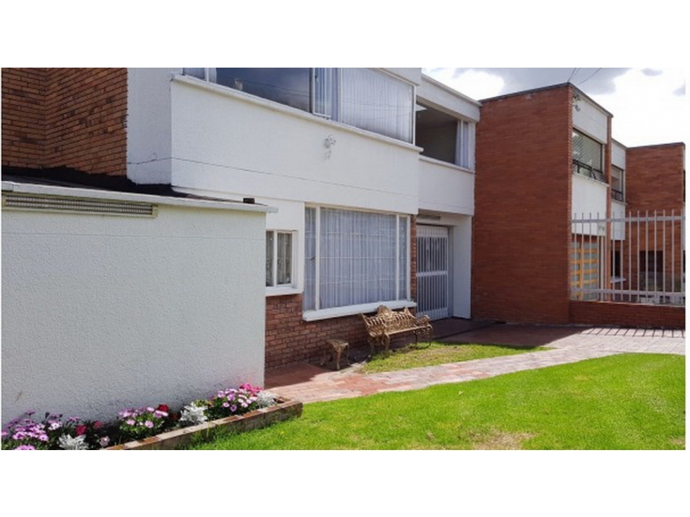 Casa en venta en Las Americas, Bogotá · foto 3 de 20