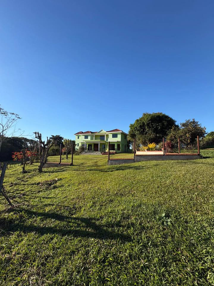 ? ¡PROPIEDAD EN VENTA! 12,5 HECTÁREAS CON CASA MODERNA ? — foto 2