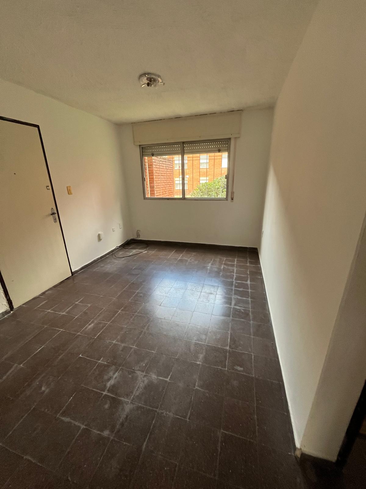 Estilo casita en PB, complejo cerrado muy seguro y con servicios.