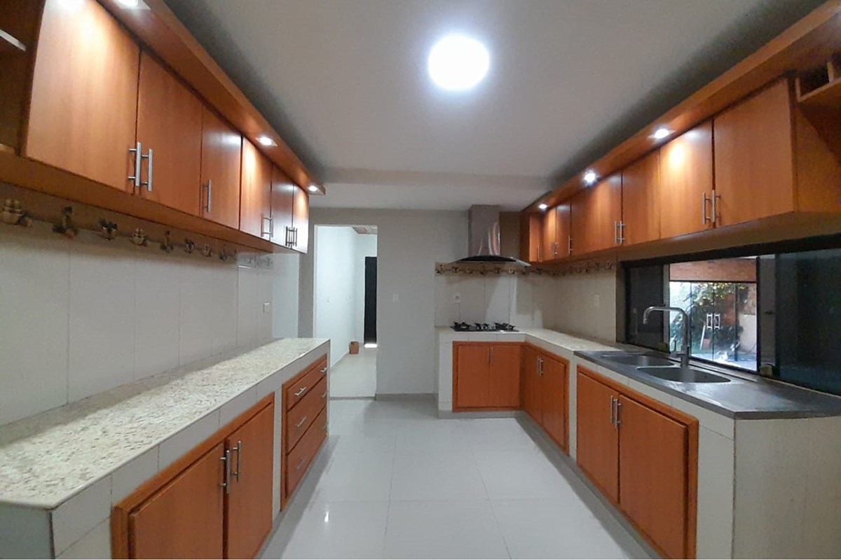 Casa-Venta-Guirnalda casi Paseo del Solar, Santo Domingo, Lambaré, Central — foto 3