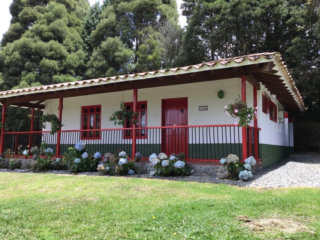 Casa Campestre en Arriendo en Vía Las Palmas, Envigado en Loma Del Chocho