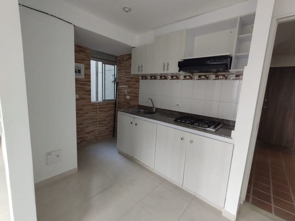 Apartamento en arriendo en Cr. Los Naranjos, Jamundí · foto 3 de 24