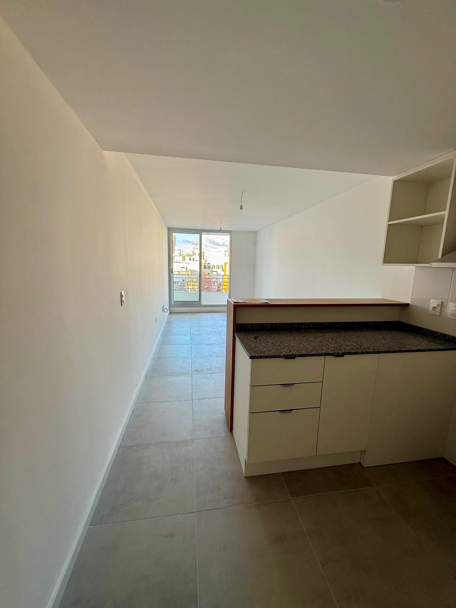 Vendo hermoso apto a estrenar en un 9no piso con hermosa vista de 2dorm y garage - Widok 3