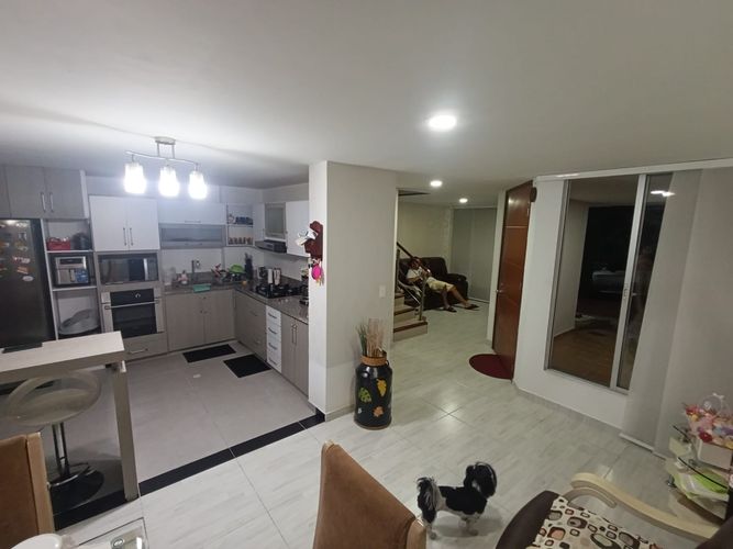 Casa de 4 alcobas en venta en Cd. Simon Bolivar Et. I, Ibagué, 220 m² · foto 5 de 24
