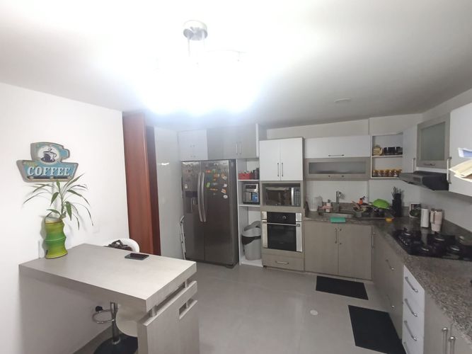 Casa de 4 alcobas en venta en Cd. Simon Bolivar Et. I, Ibagué, 220 m² · foto 11 de 24