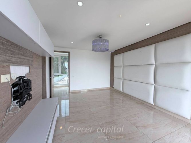 Casa de 5 alcobas en arriendo en Altos Del Poblado, Medellín, 587 m² · foto 16 de 24