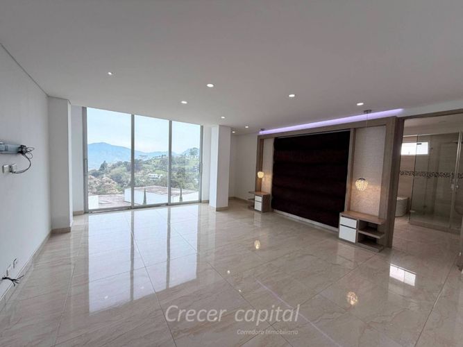Casa de 5 alcobas en arriendo en Altos Del Poblado, Medellín, 587 m² · foto 21 de 24