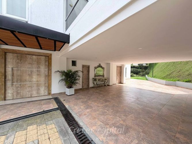 Casa de 5 alcobas en venta en Altos Del Poblado, Medellín, 587 m² · foto 7 de 24