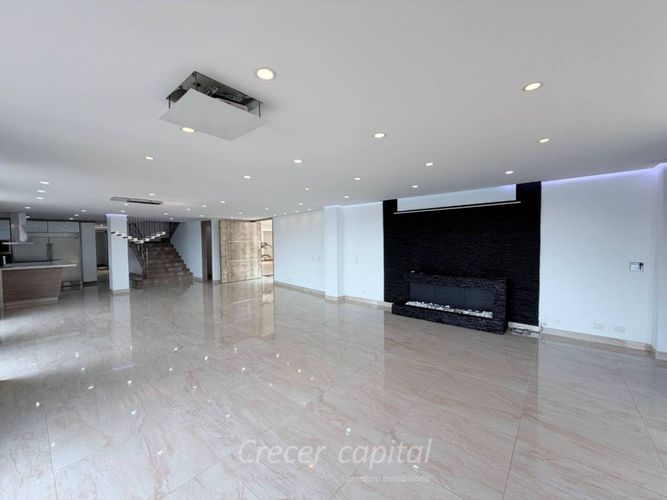 Casa de 5 alcobas en venta en Altos Del Poblado, Medellín, 587 m² · foto 15 de 24