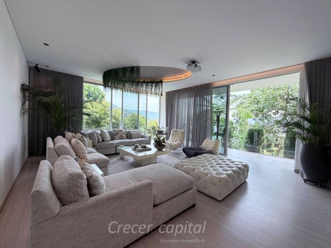 Casa de 4 alcobas en venta en Altos Del Poblado, Medellín, 630 m² · foto 2 de 24