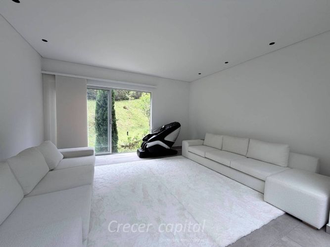 Casa de 4 alcobas en venta en Altos Del Poblado, Medellín, 630 m² · foto 4 de 24