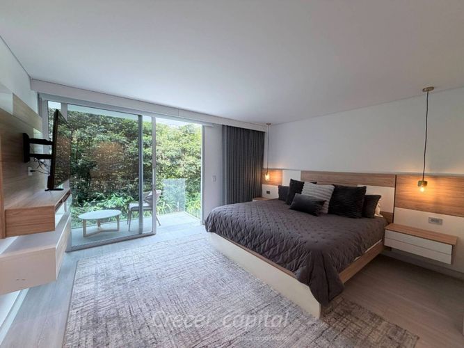 Casa de 4 alcobas en venta en Altos Del Poblado, Medellín, 630 m² · foto 13 de 24