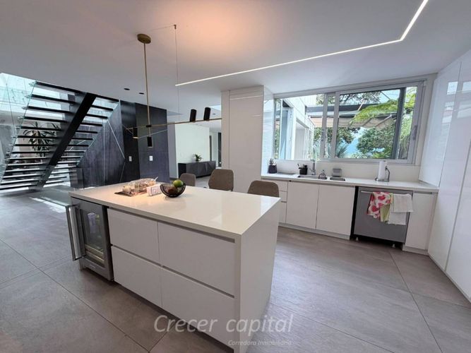Casa de 4 alcobas en venta en Altos Del Poblado, Medellín, 630 m² · foto 15 de 24