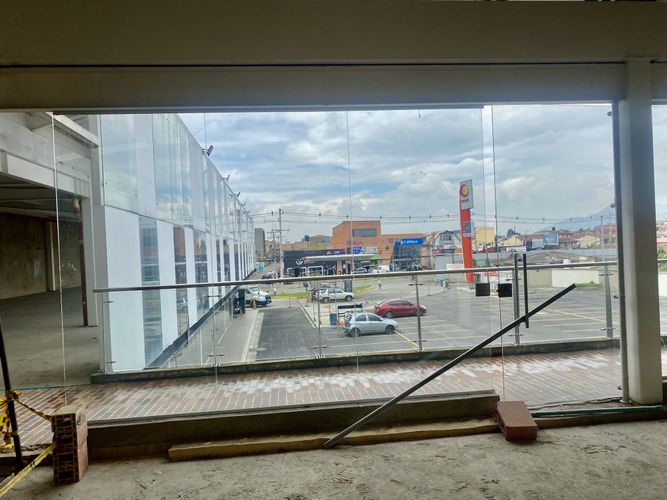 Local en arriendo en Delicias Norte, Chía, 561 m² · foto 2 de 13