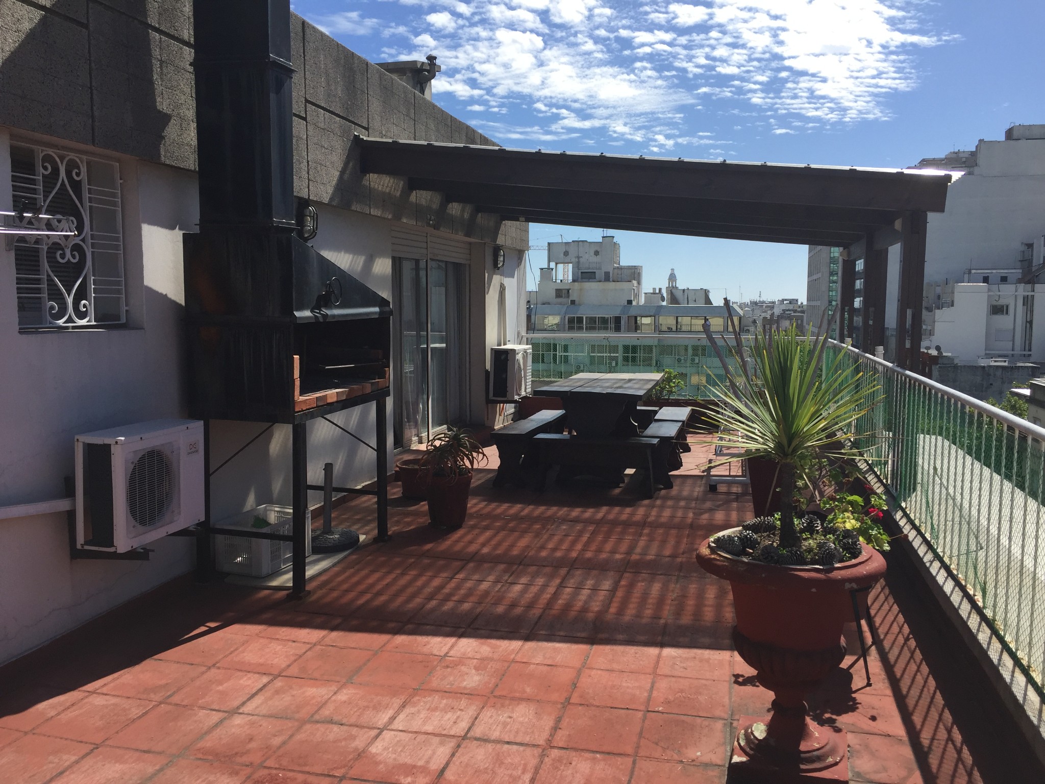 Hermoso apto. Al Frente Muy Soleado Con Gran Terraza!! Piso 8