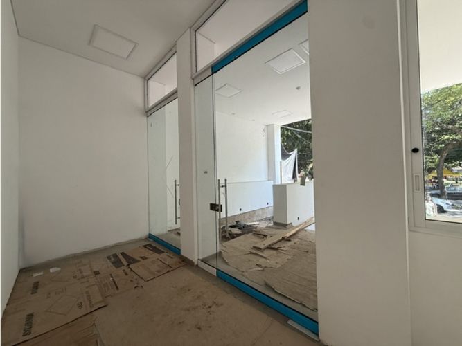 Edificio en venta en Tequendama, Cali, 2352 m² · foto 3 de 16