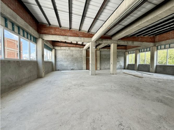 Edificio en venta en Tequendama, Cali, 2352 m² · foto 12 de 16