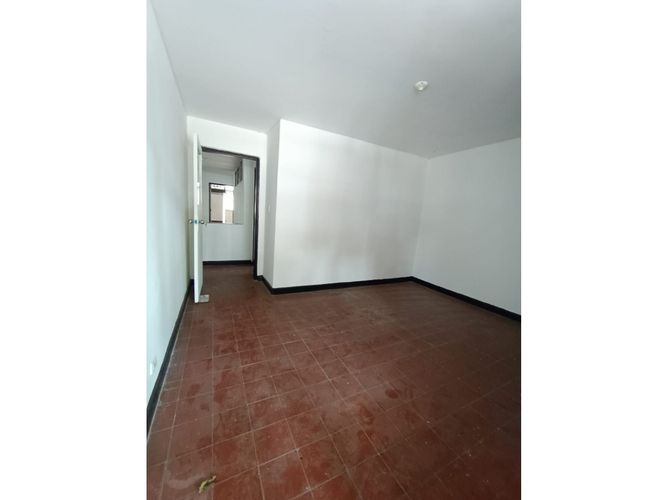 Casa de 4 alcobas en venta en San Vicente, Cali, 273 m² · foto 2 de 15