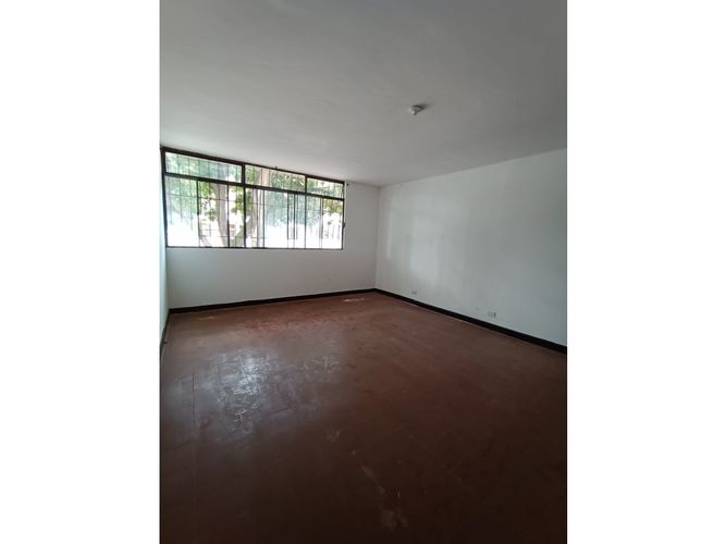 Casa de 4 alcobas en venta en San Vicente, Cali, 273 m² · foto 3 de 15