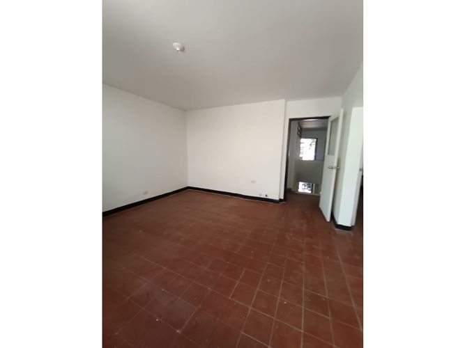Casa de 4 alcobas en venta en San Vicente, Cali, 273 m² · foto 11 de 15