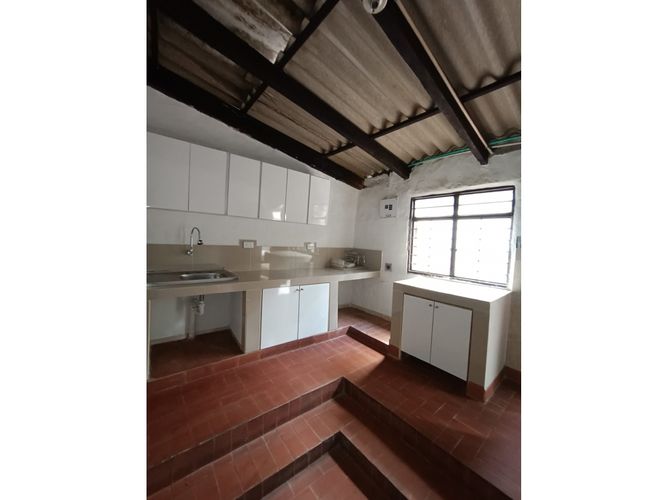 Casa de 4 alcobas en venta en San Vicente, Cali, 273 m² · foto 12 de 15