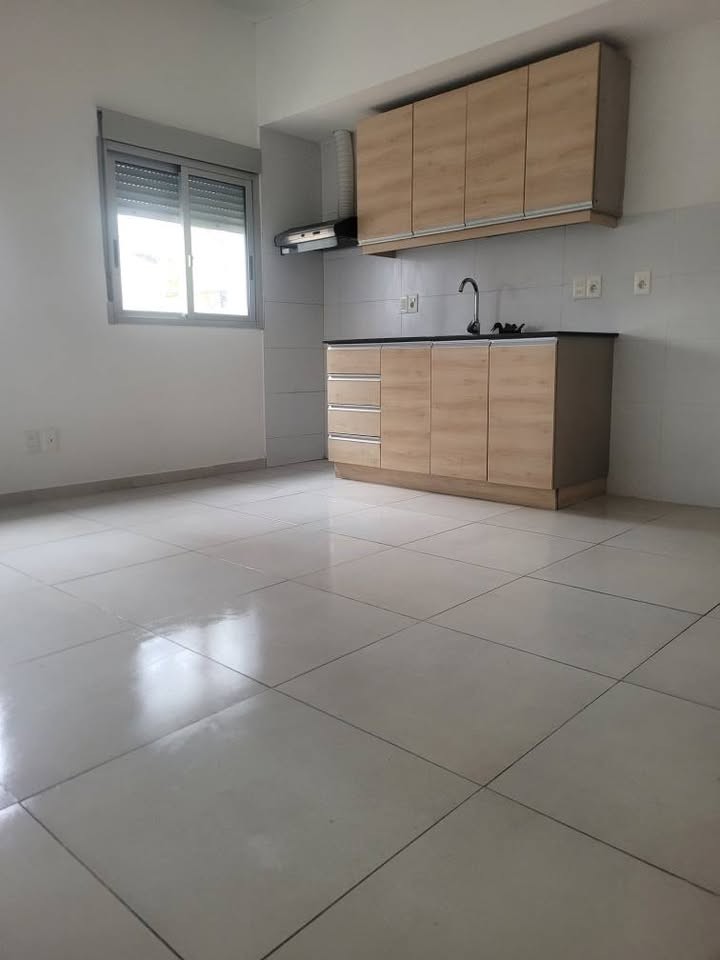 Alquiler de Apartamento de 2 Dormitorios y Cochera, Reducto