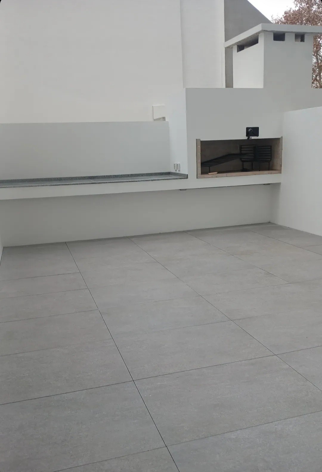 Exclusivo apartamento de 1 dormitorio en ubicación privilegiada sobre la calle Paraguay, entre San José y Soriano,  con espectacular patio de 30 m2 de uso exclusivo con parrillero. · Foto 3
